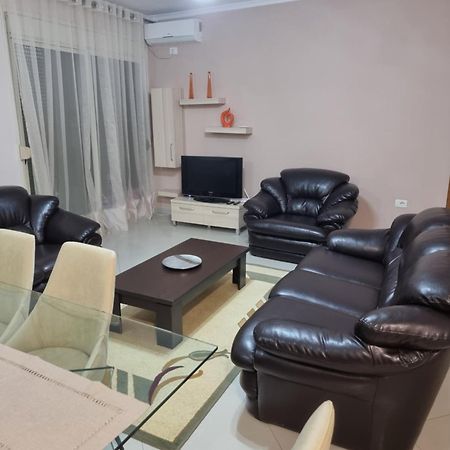 Alex Apartment Vlorë Екстериор снимка