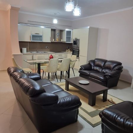 Alex Apartment Vlorë Екстериор снимка